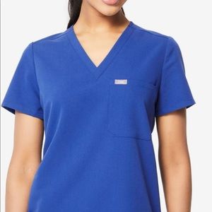 FIGS NWT CATARINA TOP LARGE WINNING BLUE